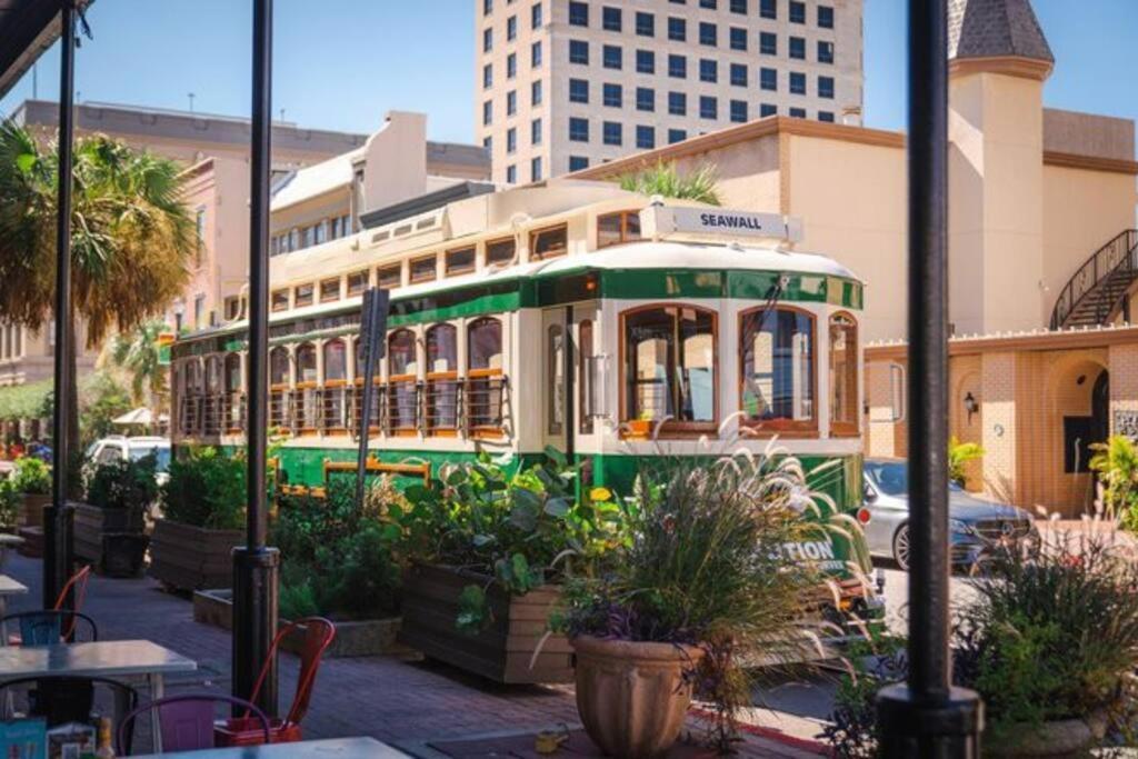 Apartamento The Happy Seahorse Galveston Exterior foto